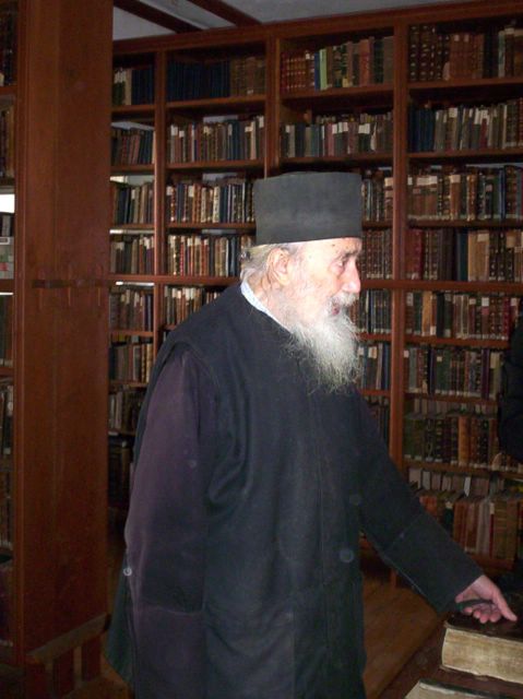 petroniu_biblioteca.jpg